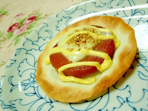 餃子の皮ｄｅ❤辛子トラップのボロニアソーセージ焼き